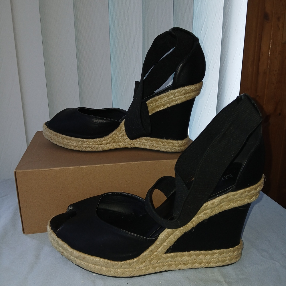 Chic Black Wedge Espadrille Sandals